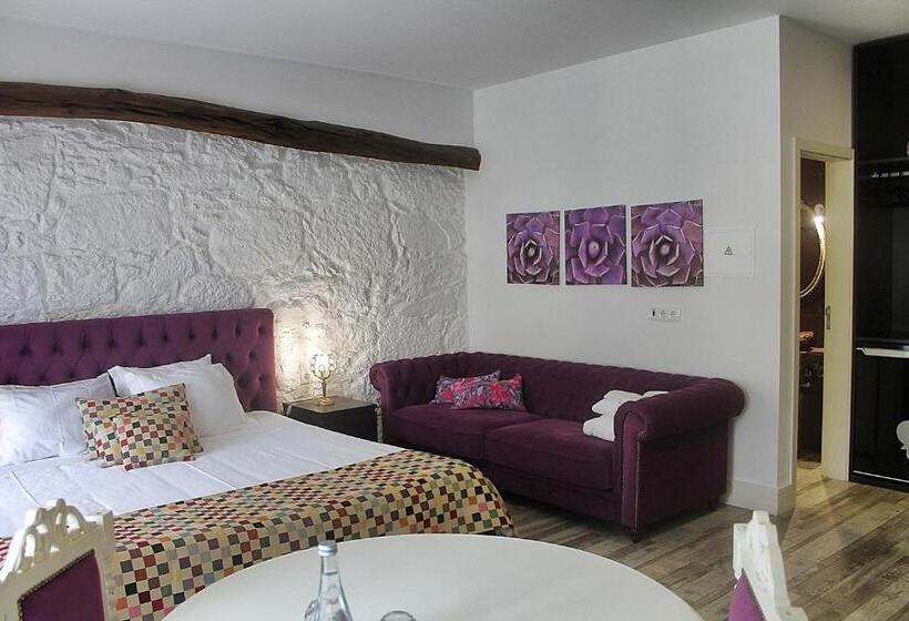 تختخواب و صبحانه Art'otel Barcelos
