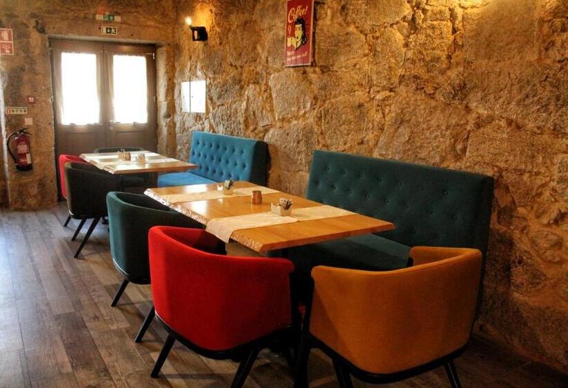 تختخواب و صبحانه Art'otel Barcelos