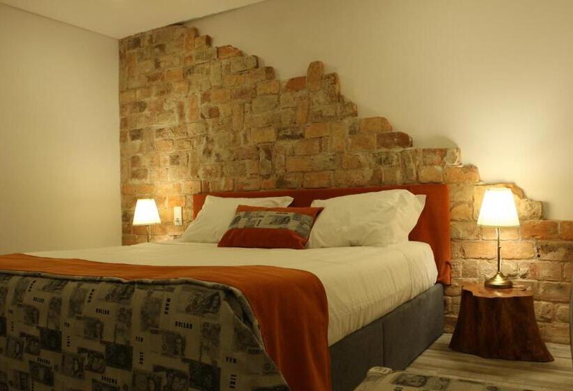 تختخواب و صبحانه Art'otel Barcelos