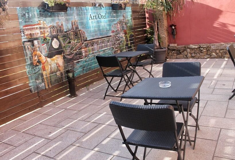 تختخواب و صبحانه Art'otel Barcelos