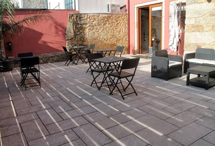 تختخواب و صبحانه Art'otel Barcelos