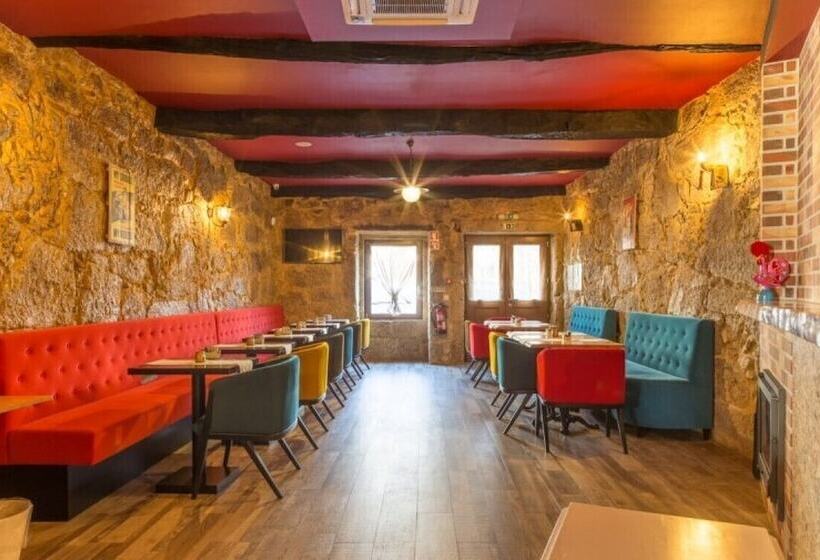 تختخواب و صبحانه Art'otel Barcelos