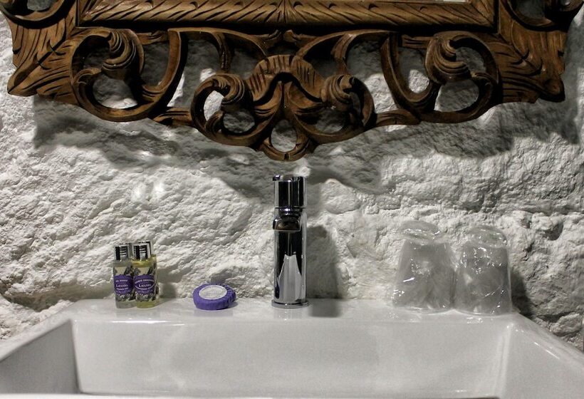 تختخواب و صبحانه Art'otel Barcelos