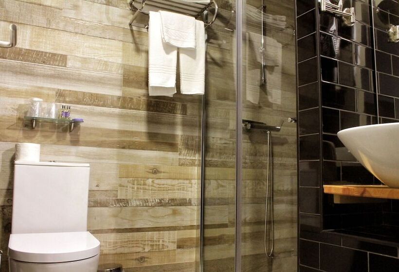 تختخواب و صبحانه Art'otel Barcelos