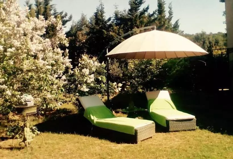 Aamiaismajoitus (B&B) Longo Maï