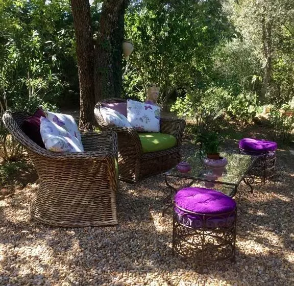 Aamiaismajoitus (B&B) Longo Maï