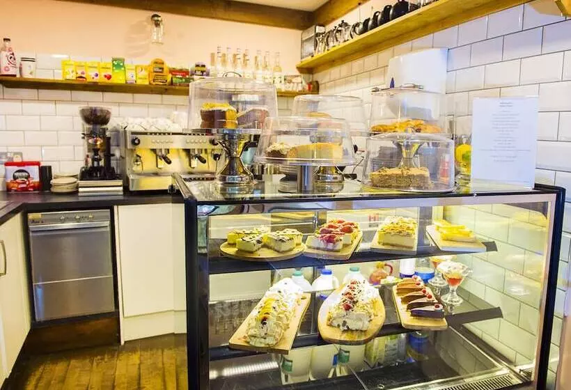 Aamiaismajoitus (B&B) Nik The Greek