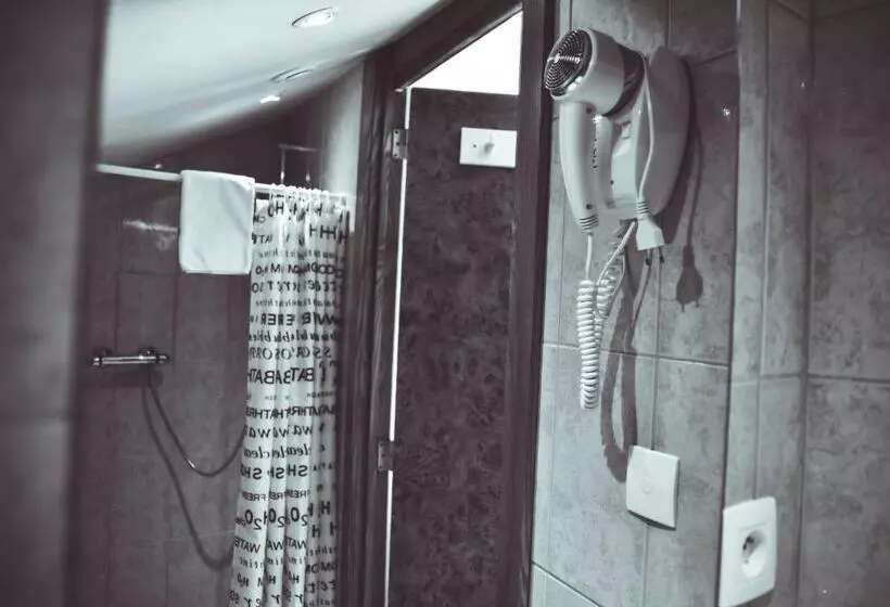 Hotelli Hôtel L Etoile De Marie