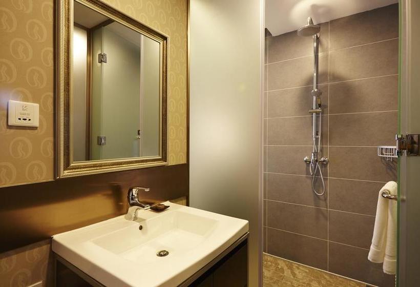 호텔 James Joyces Coffetel