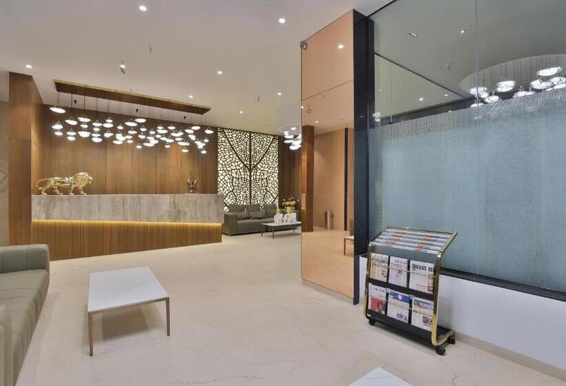 هتل Elements Surat