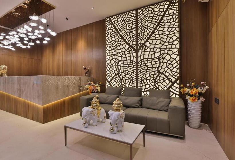 هتل Elements Surat