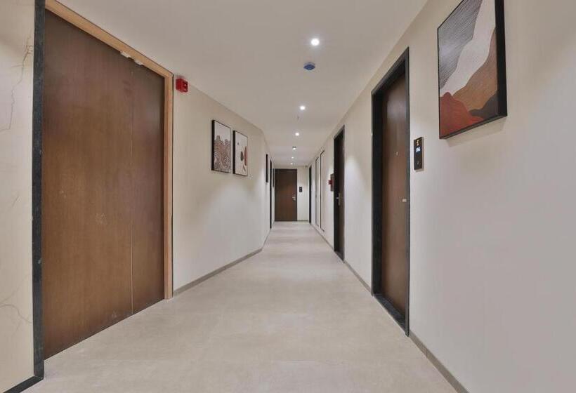 هتل Elements Surat