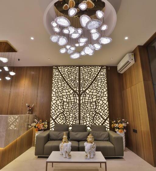 هتل Elements Surat