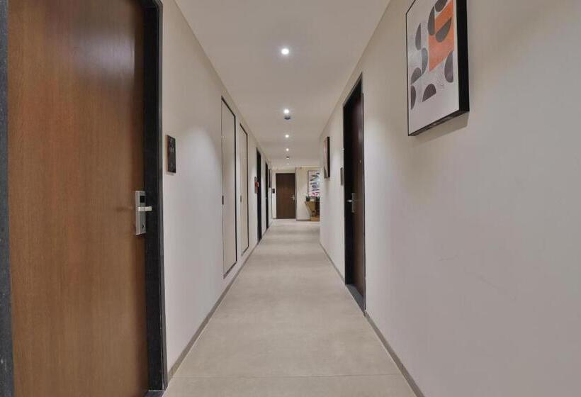 هتل Elements Surat