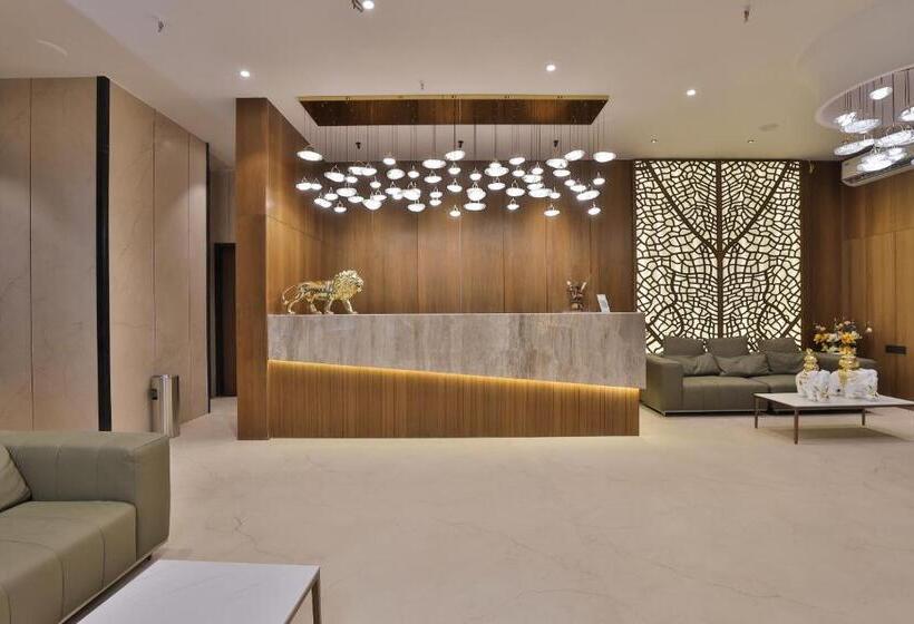 هتل Elements Surat