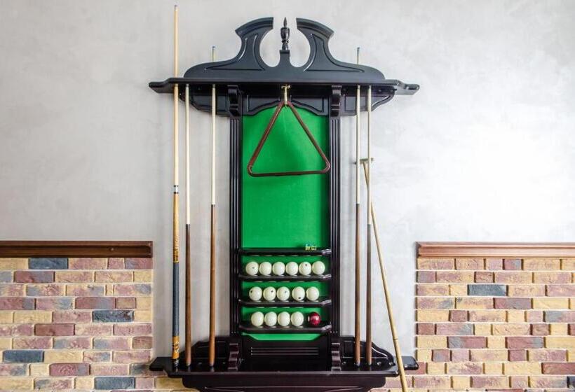 ホテル Lepsza садыба