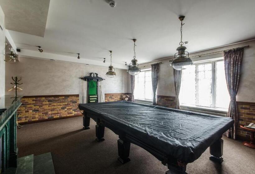 ホテル Lepsza садыба