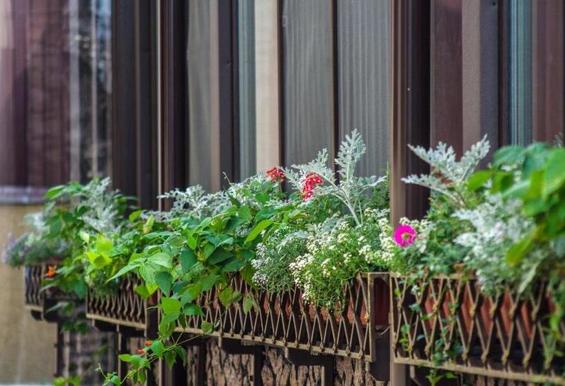 ホテル Lepsza садыба