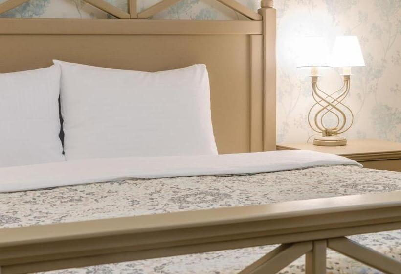 ホテル Lepsza садыба