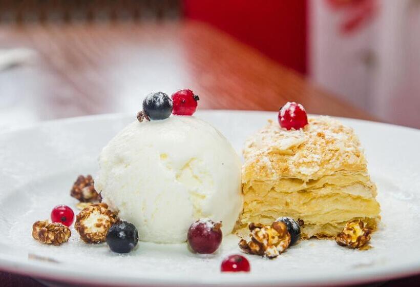 ホテル Lepsza садыба