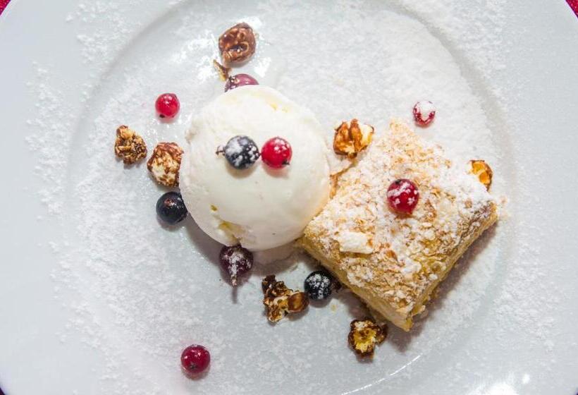 ホテル Lepsza садыба