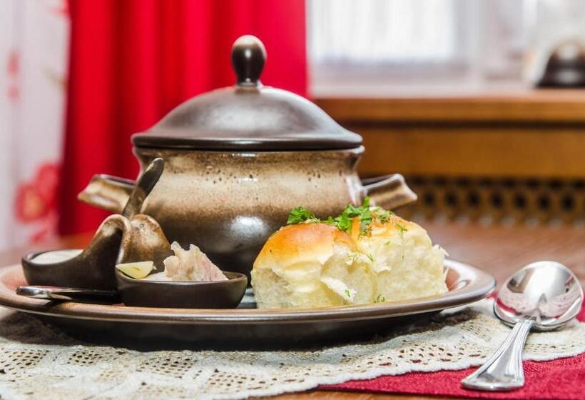 ホテル Lepsza садыба