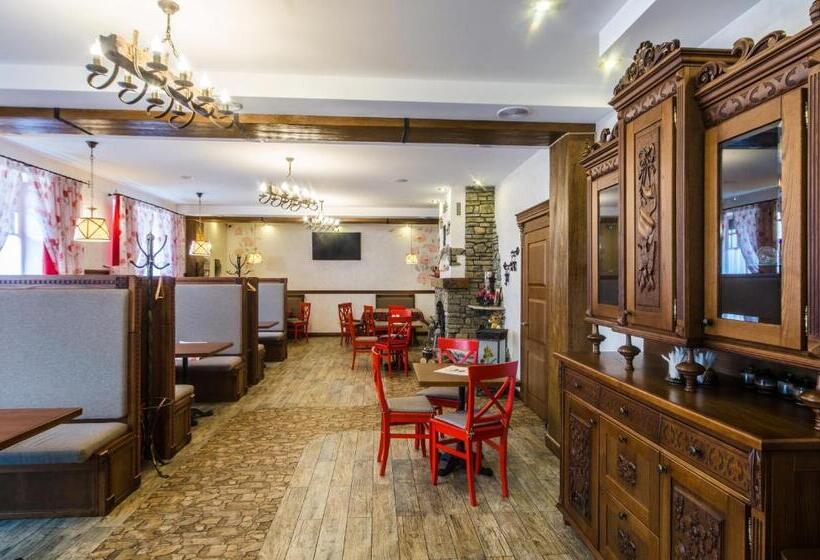 ホテル Lepsza садыба