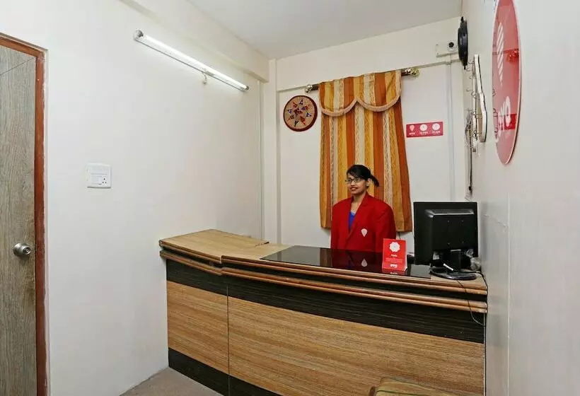 Hotelli Oyo 8816 Whispering Pines