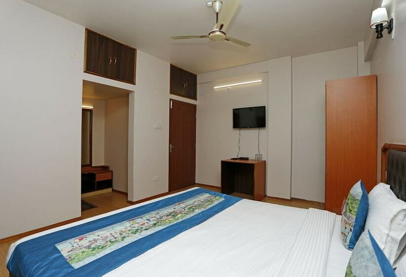 호텔 Oyo 8816 Whispering Pines