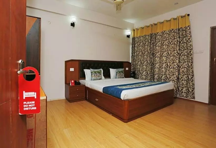 Hotelli Oyo 8816 Whispering Pines