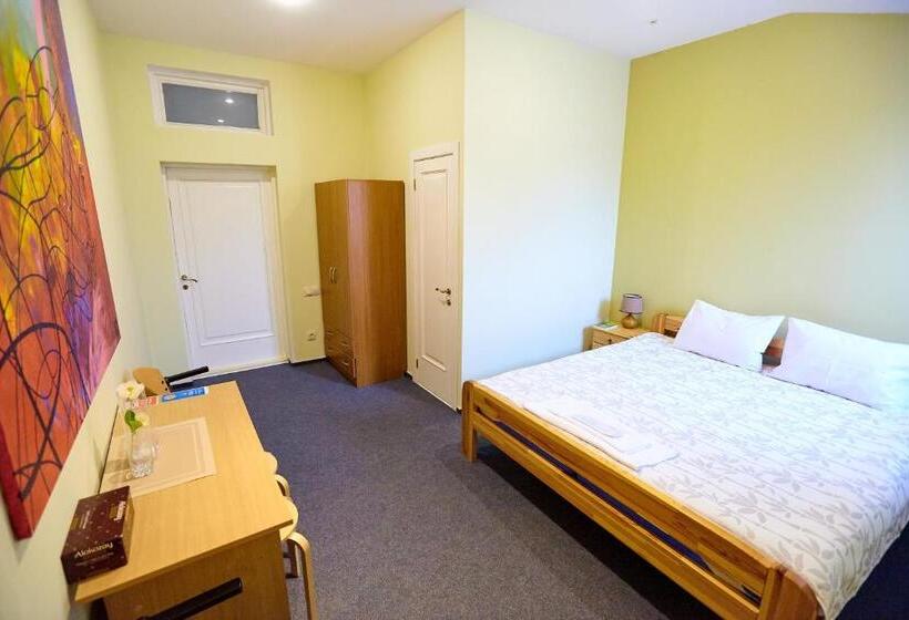 هتل Saint Paul Odessa