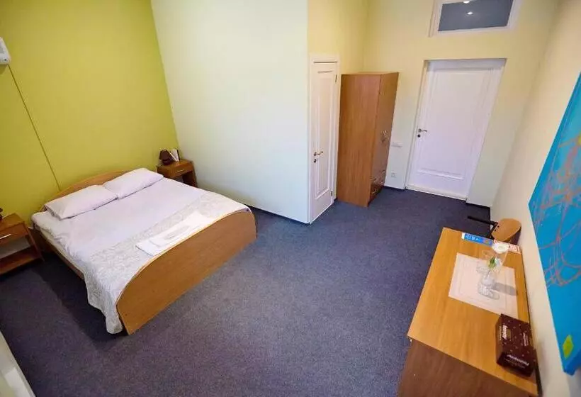 هتل Saint Paul Odessa