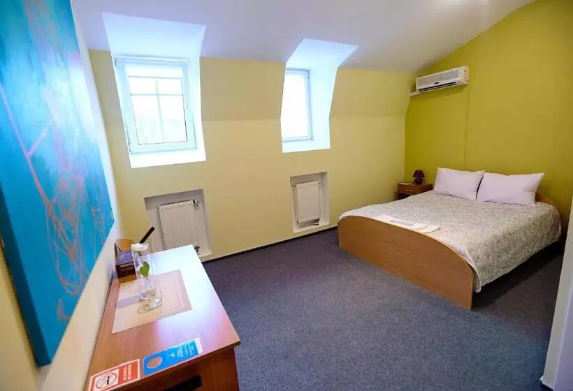 هتل Saint Paul Odessa