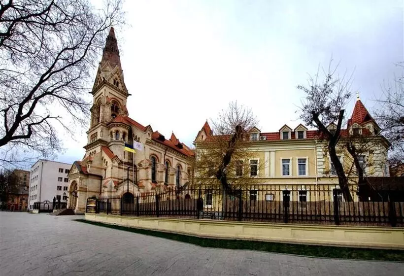 هتل Saint Paul Odessa