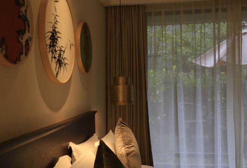 Otel Seclusive Life In Jiangnan •canal Yard