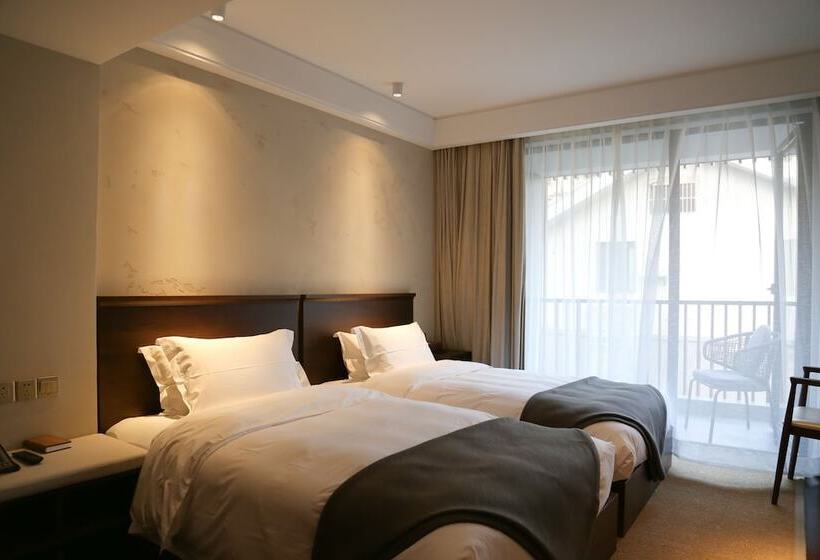 Otel Seclusive Life In Jiangnan •canal Yard