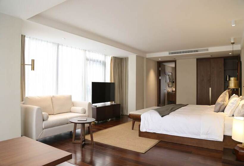 Otel Seclusive Life In Jiangnan •canal Yard