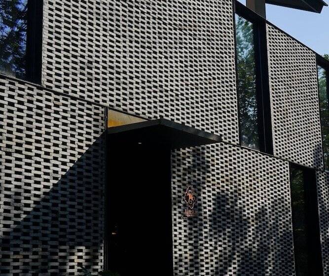 Otel Seclusive Life In Jiangnan •canal Yard