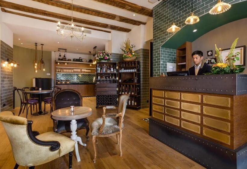 Hotel The Hendrick S