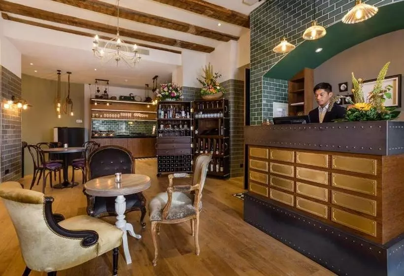 Hotel The Hendrick S