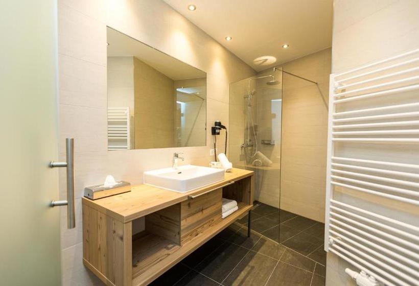 בית מלון כפרי The Ischgl Lodge