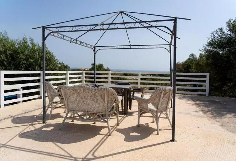 B&b L Uliveto Rooms & Pool