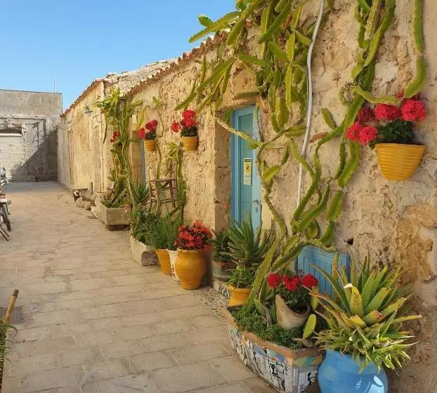 B&b L Uliveto Rooms & Pool