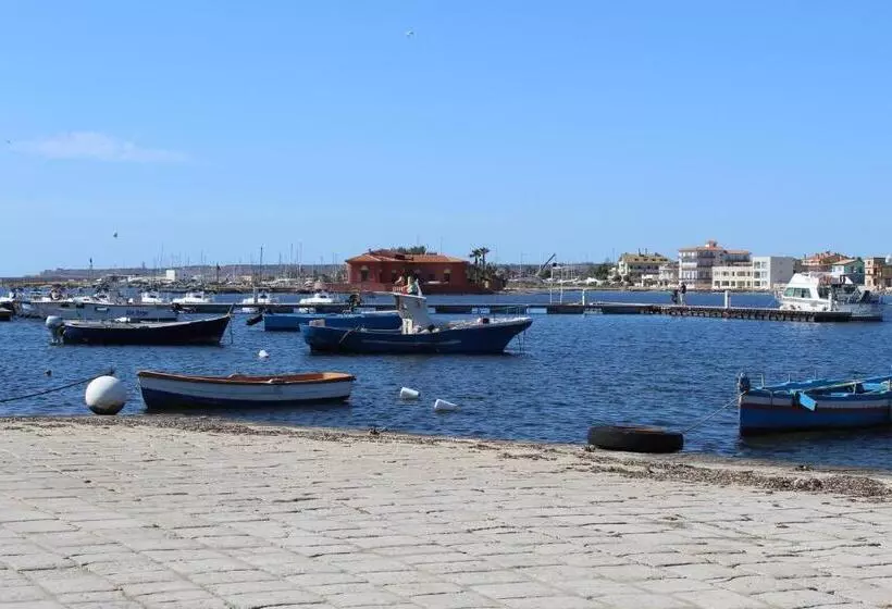 B&b L Uliveto Rooms & Pool