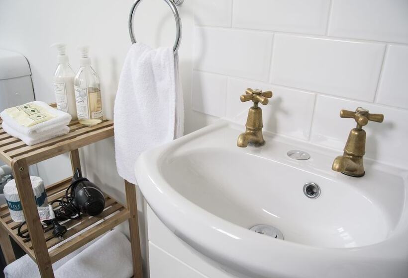 مبيت وإفطار Highfield House