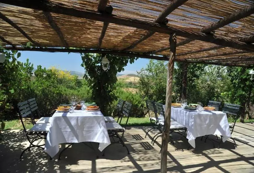 ベッドアンドブレックファースト L Olmo