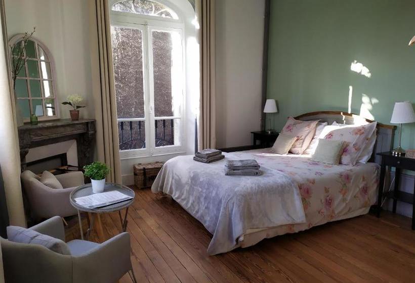 تختخواب و صبحانه Maison D'hôtes La Poterne