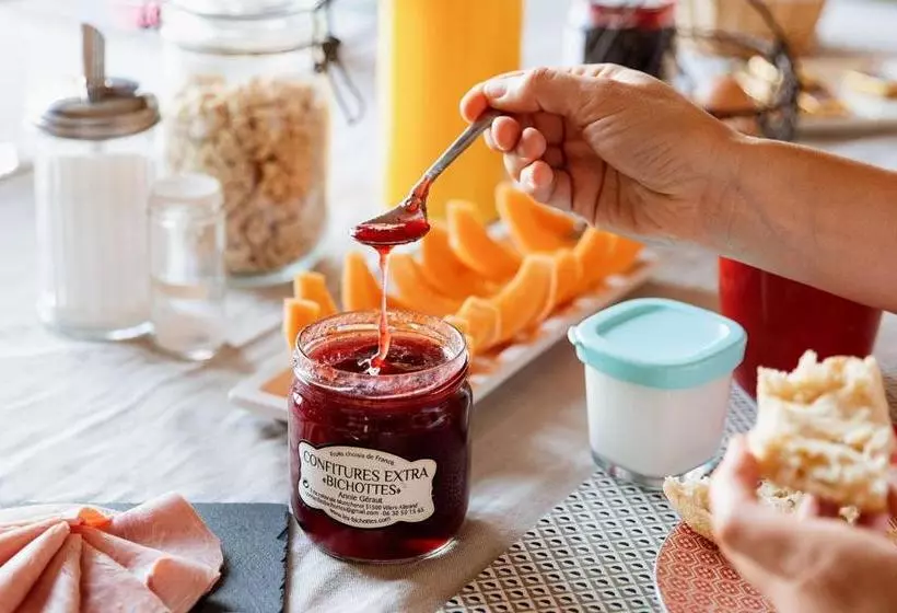 ベッドアンドブレックファースト Maison D'hôtes La Poterne