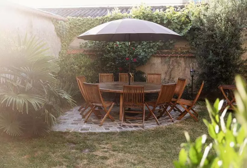 ベッドアンドブレックファースト Maison D'hôtes La Poterne