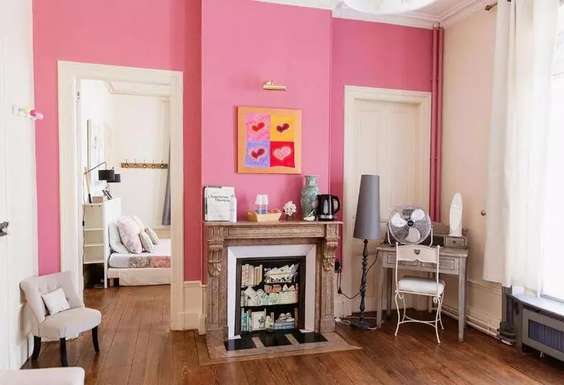 ベッドアンドブレックファースト Maison D'hôtes La Poterne